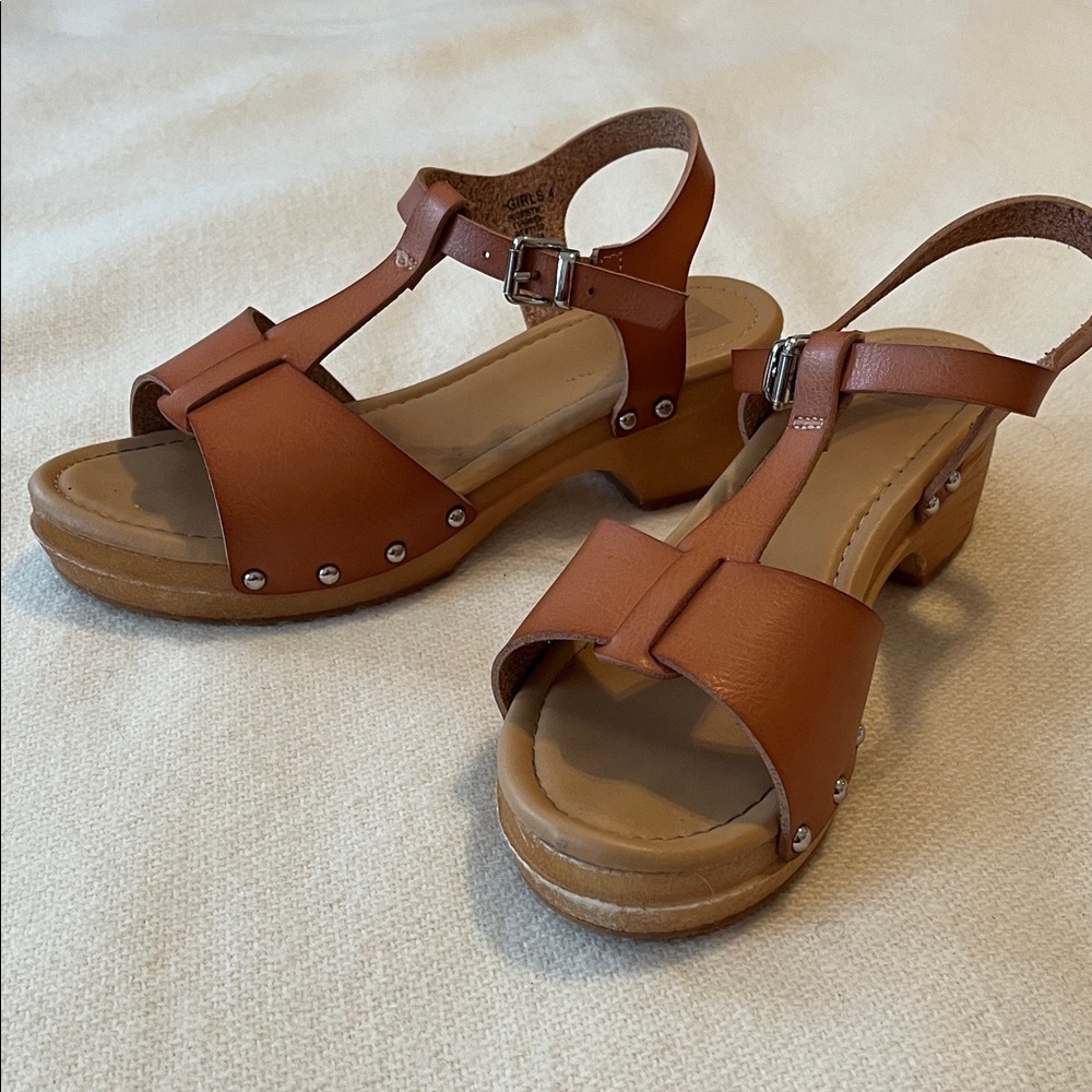 DV by Dolce Vita Tan Leather Sandals